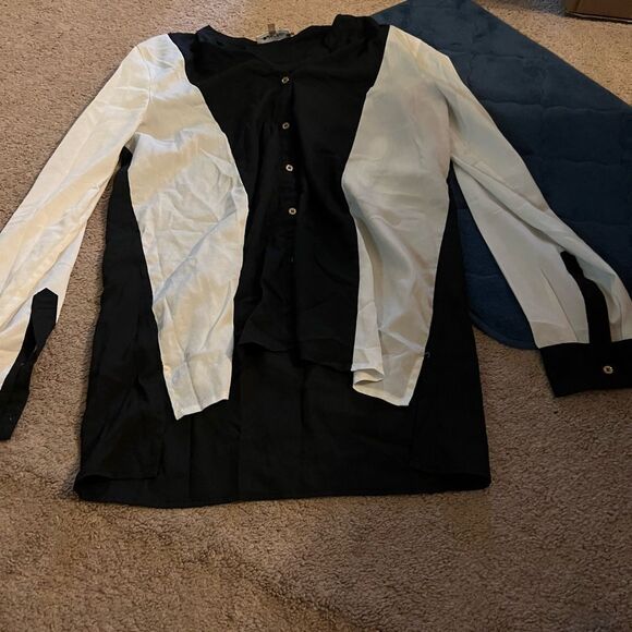 Calvin Klein medium blouse - Picture 9 of 9